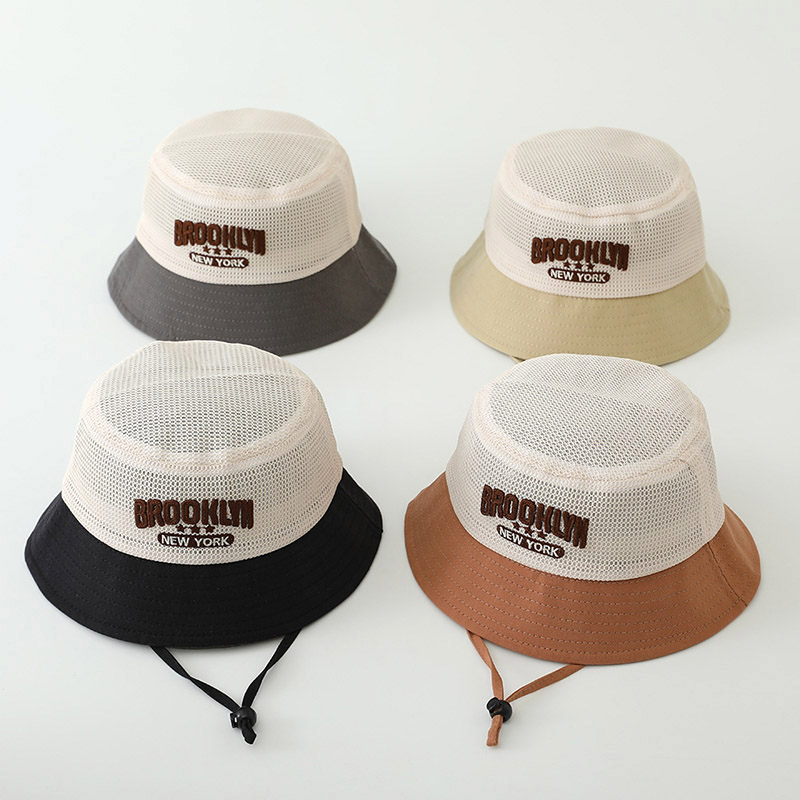 Met letters geborduurde babyzo - Fishing Hat recensie en prijs